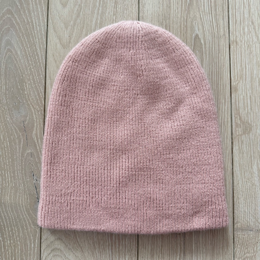 Aritzia Sunday Best Slouchy Blush Knit Hat